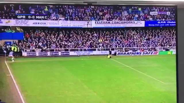 大妈朝鲜购物惊动营业员 意大利杂志评选足球史