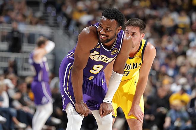 湖人轻取步行者 布朗尼首入轮换展现防守韧性