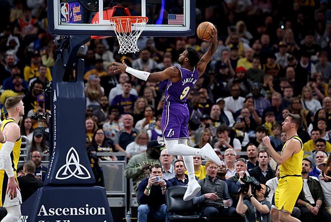 湖人轻取步行者 布朗尼首入轮换展现防守韧性