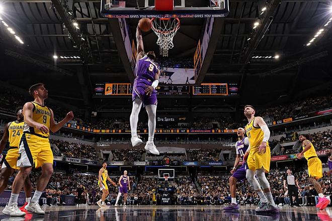 湖人轻取步行者 布朗尼首入轮换展现防守韧性