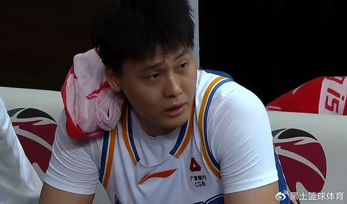 广东男篮迎战北京男篮 周琦麦基领衔内线对决