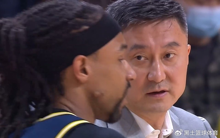 广东男篮迎战北京男篮 周琦麦基领衔内线对决