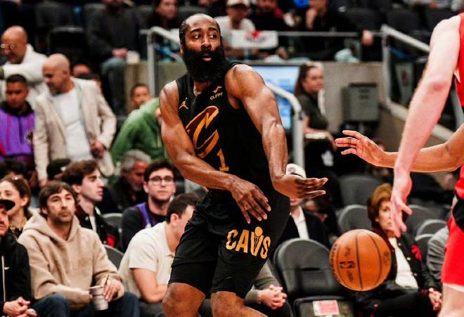 猛龙绝杀骑士抢七大战：哈登米切尔双核难阻逆